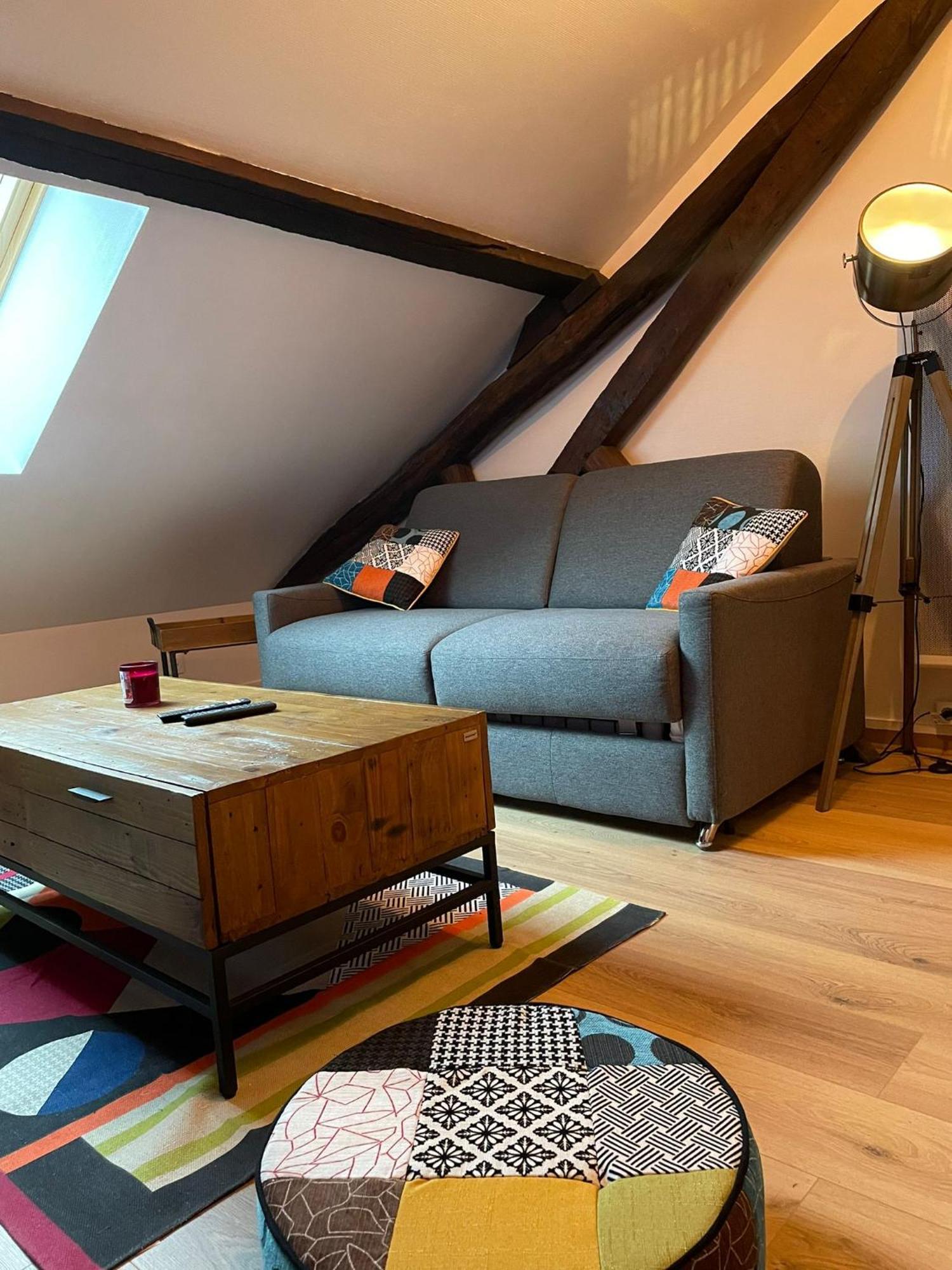 Atypique Et Central : 4 Personnes + Parking Prive Bourges Exterior photo